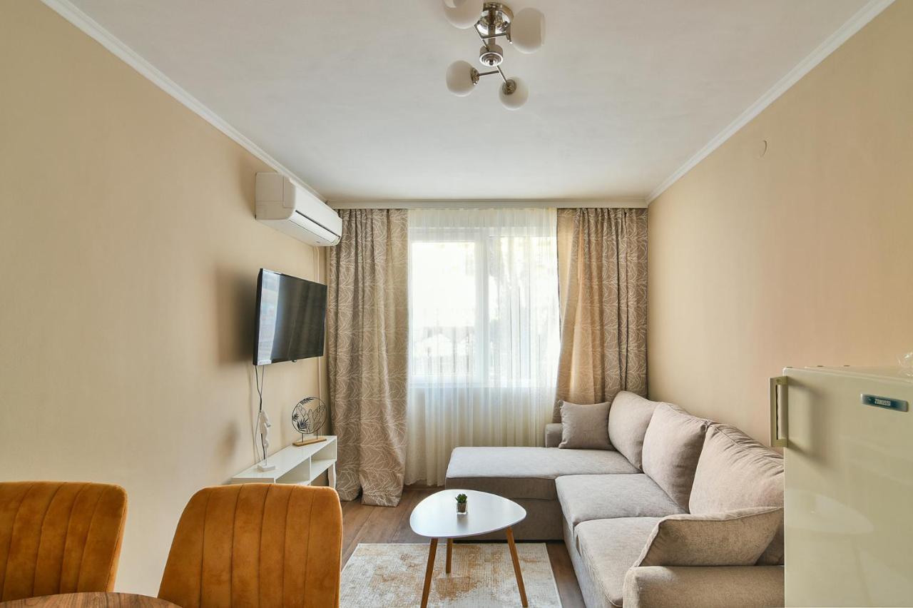 Top Location Flats In Varna Exteriör bild
