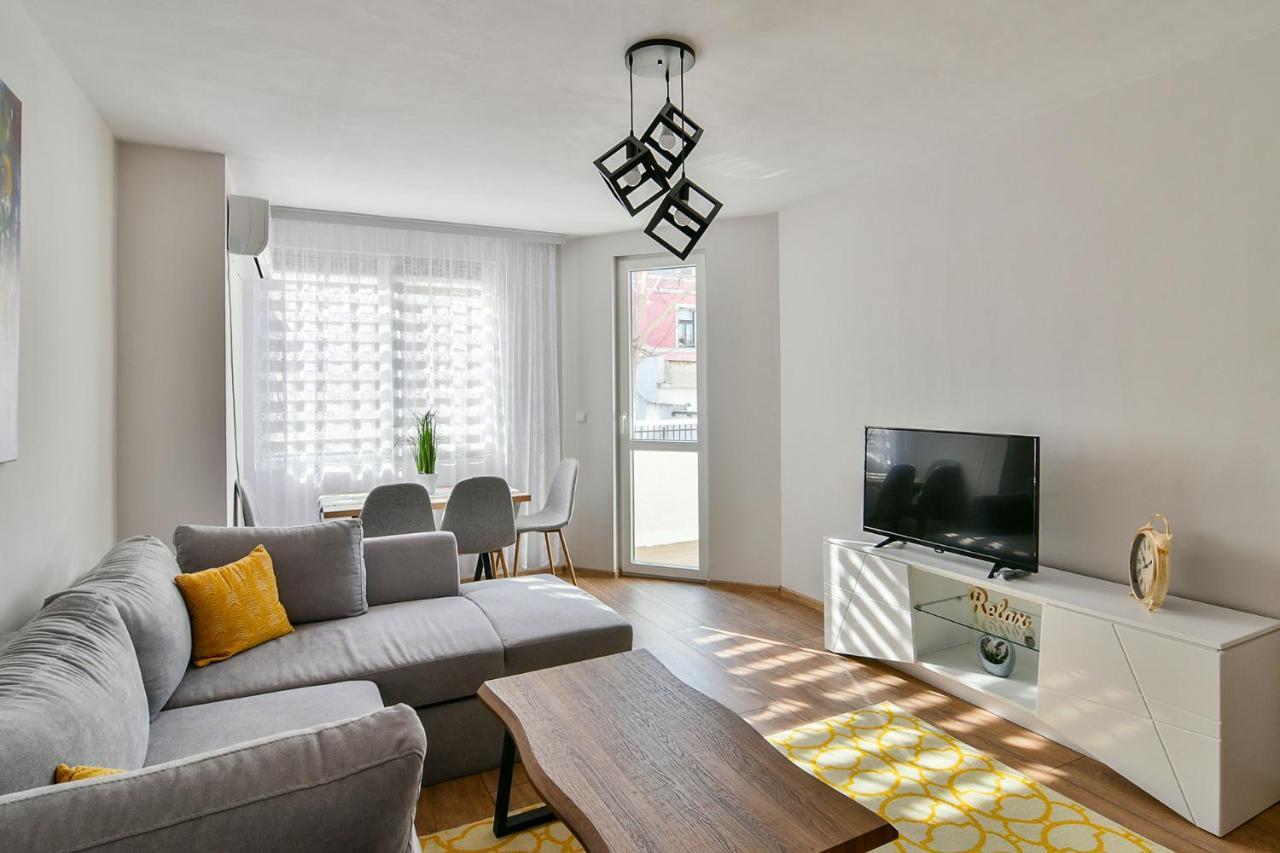 Top Location Flats In Varna Exteriör bild
